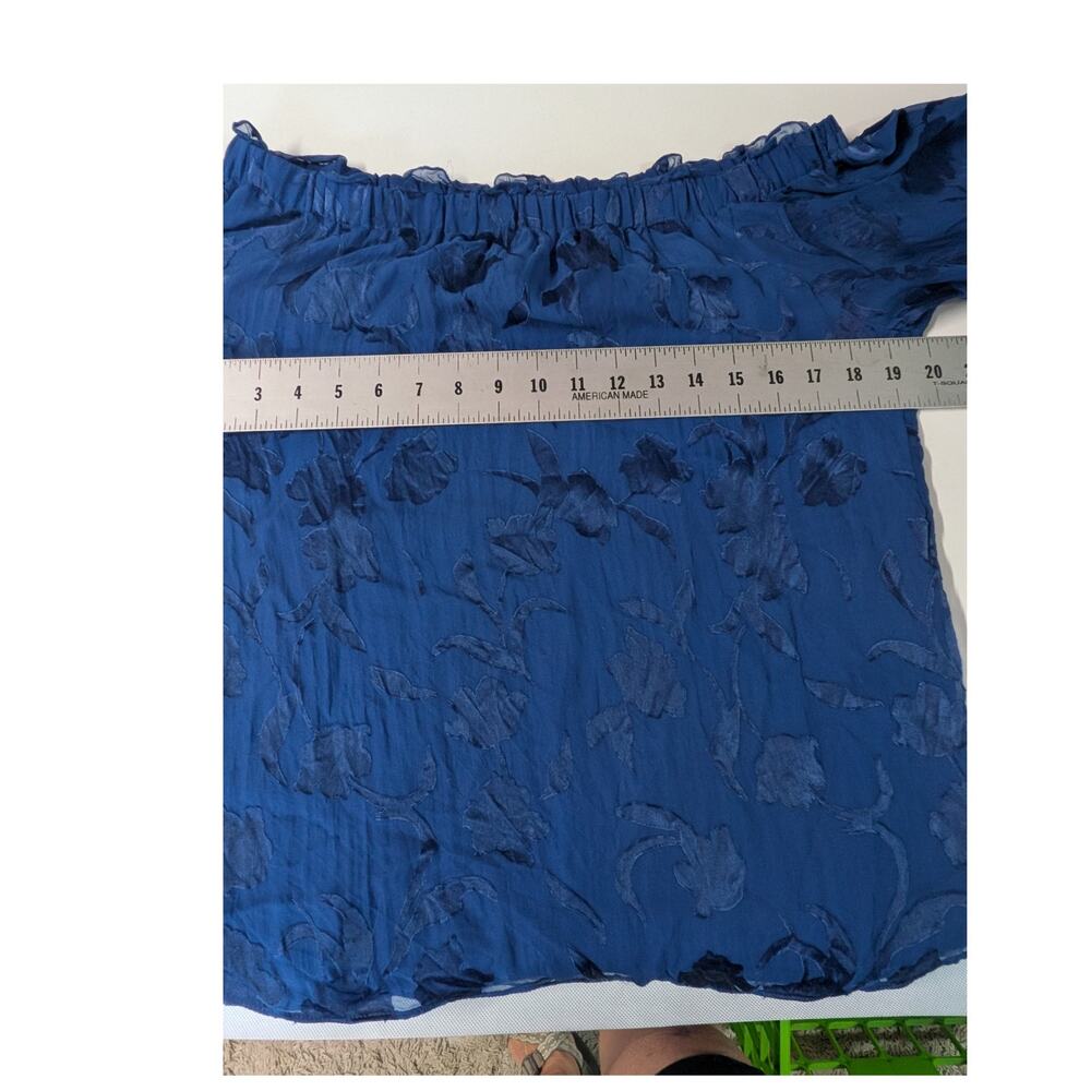 WHBM Royal Blue Floral Burnout off Shoulder Shirt size Medium - Picture 5 of 7